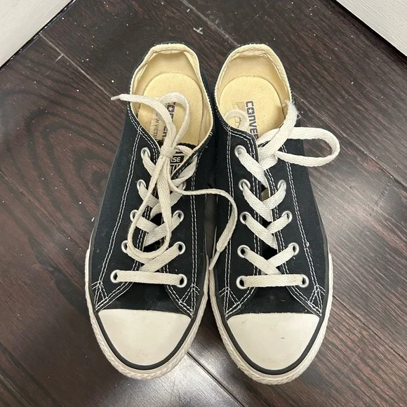 Converse Black Low Top Sneakers - Picture 5 of 8